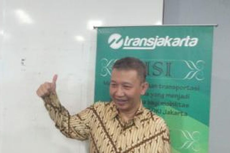 Direktur Utama PT Transportasi Jakarta yang baru, Budi Kaliwono usai acara serah terima jabatan dari pejabat yang lama di Kantor PT Transjakarta, di Cawang, Jakarta Timur, Kamis (7/1/2016).