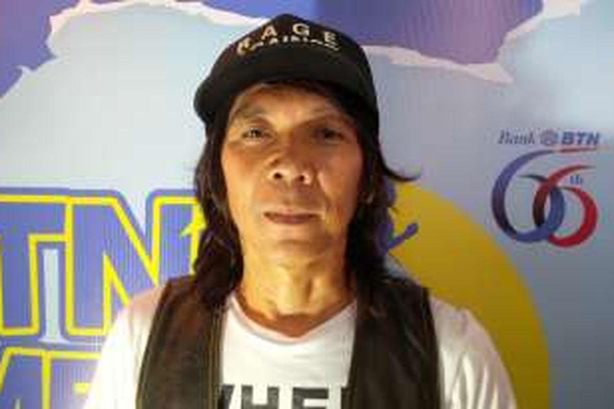 Bimbim, pemain drum Slank, berada di Markas Slank, Jalan Potlot III, Duren Tiga, Pancoran, Jakarta Selatan, Senin (15/2/2016).