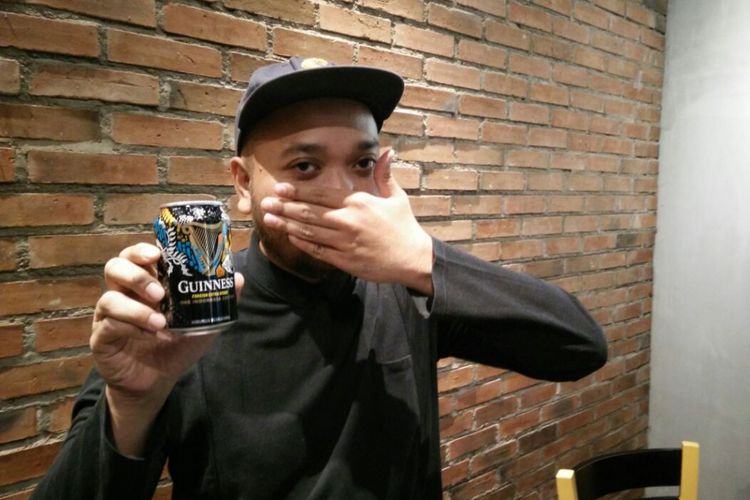 Darbotz dengan kemasan Guinness yang dihiasi desainnya