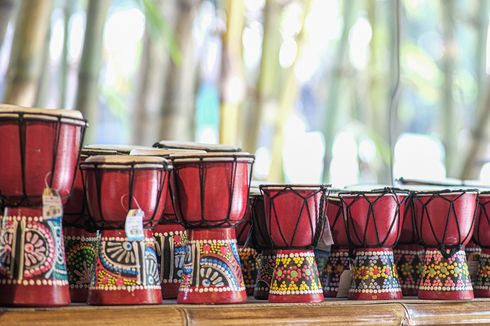 Alat Musik Tradisional Tifa dari Papua, Cara Memainkan, Fungsi, dan Gambar