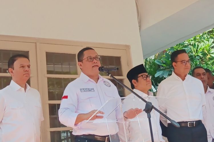 Ketua Tim Hukum Nasionalis (THN) Tim Nasional Anies-Muhaimin (AMIN), Ari Yusuf Amir saat memberikan keterangan pers di Diponegoro 10, Menteng, Jakarta Pusat, Kamis (21/3/2024). 