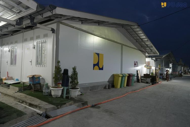 Menteri PU Temukan Masalah di Huntara Tegal, Bangunan Retak