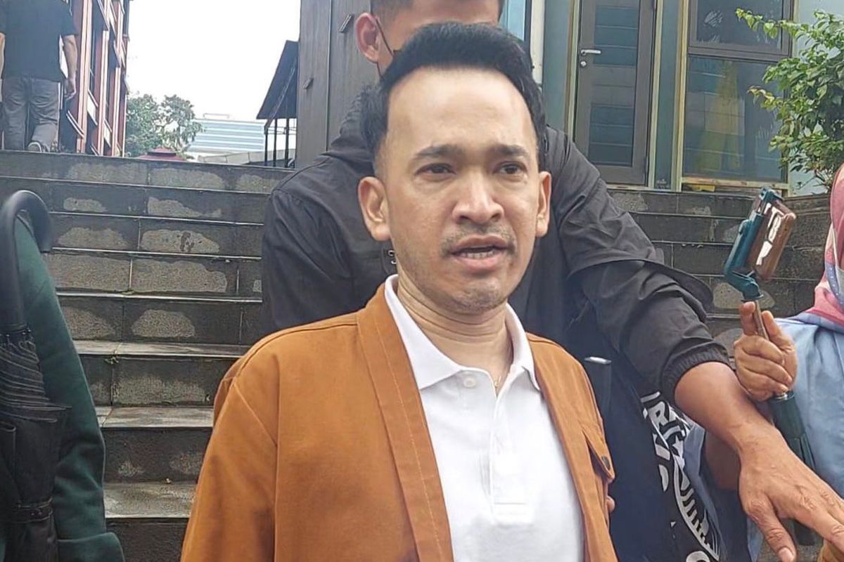 Pembawa acara Ruben Onsu saat ditemui di kawasan Tendean, Jakarta Selatan, Selasa (31/1/2023).