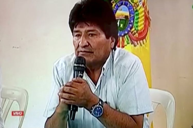 Mantan Presiden Bolivia Evo Morales ketika mengumumkan pengunduran dirinya di Lauca N, Cochabamba, pada 10 November 2019.