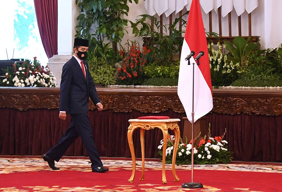 Setahun Usia Pemerintahan, Jokowi Dinilai Semakin Berjarak dengan Masyarakat