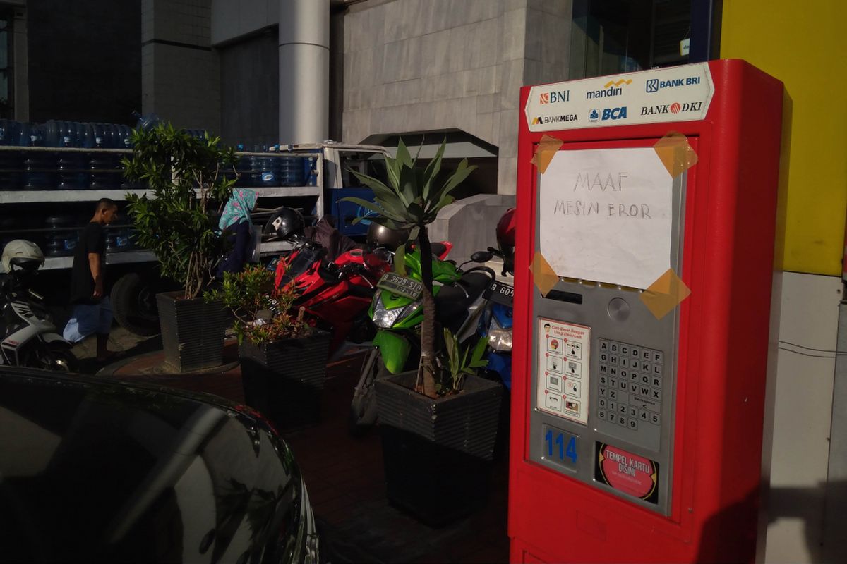 Mesin Parkir Elektrik di Kawasan Falatehan, Jakarta Selatan, (6/12/2017)