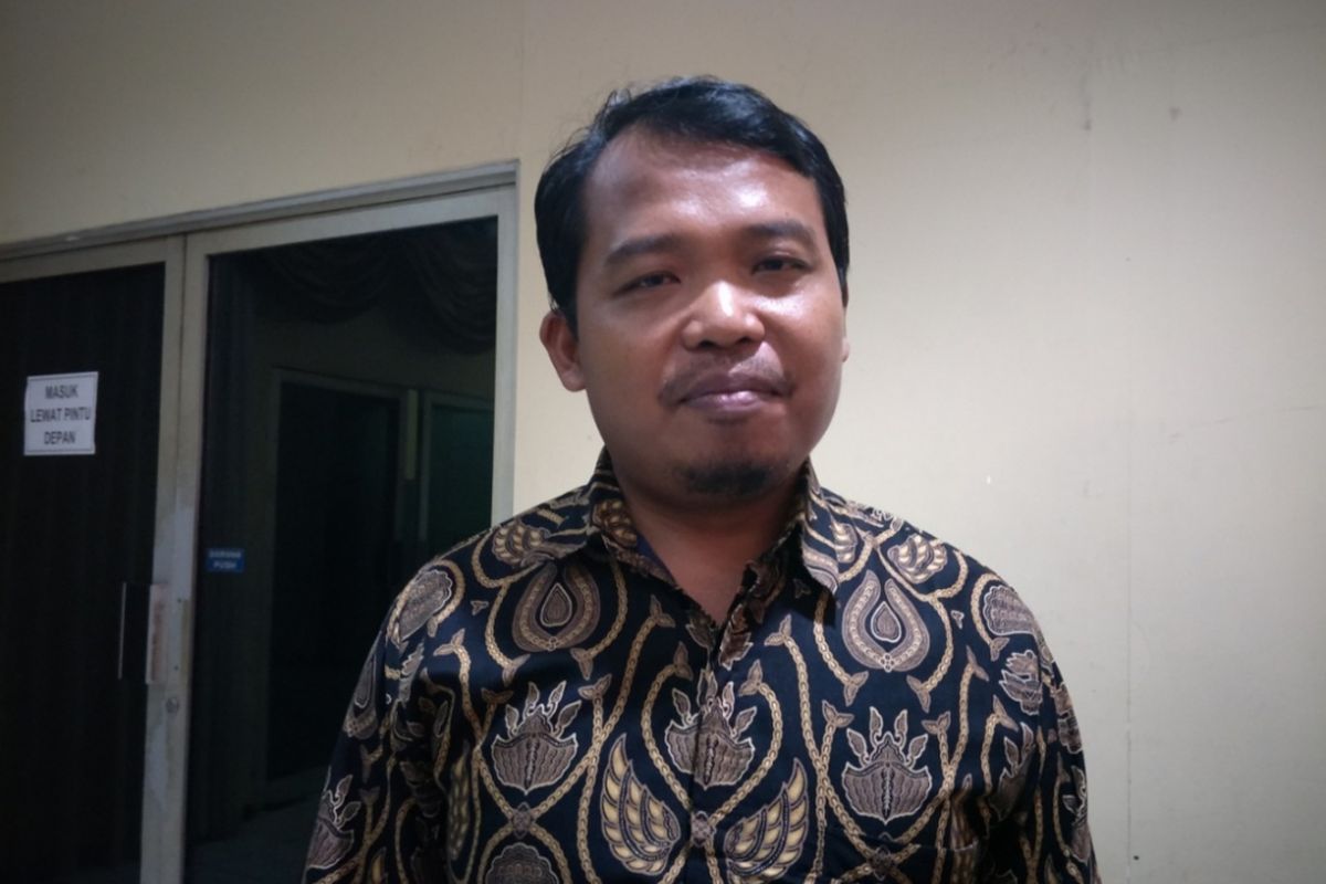 Ketua Komisi Perlindungan Anak Indonesia (KPAI) Susanto hari ini, Kamis (24/5/2018) dipanggil ke Polda Metro Jaya untuk dimintai pertimbangannya sebagai saksi kasus penghinaan Presiden Joko Widodo (Jokowi) yang dilakukan oleh RJ alias S (16) melalui sebuah video yang kemudian menjadi viral di media sosial.