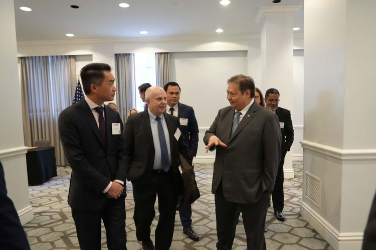 Menteri Koordinator Bidang Perekonomian, Airlangga Hartarto, menjadi pembicara kunci dalam Roundtable Luncheon yang diadakan oleh US-ASEAN Business Council (US-ABC) di Washington DC pada Kamis (21/11/2024). 