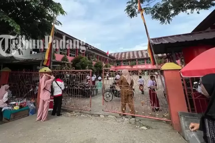 Awal Kecurigaan Keluarga Anaknya Jadi Korban Bullying di SDN Padang hingga Meninggal