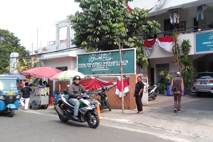 Depan pondok Pesantren Miftahul Ulum, Cilandak, Jakarta Selatan, Senin (2/9/2019). Tempat ini jadi lokasi penampakan kelompok begal motor.
