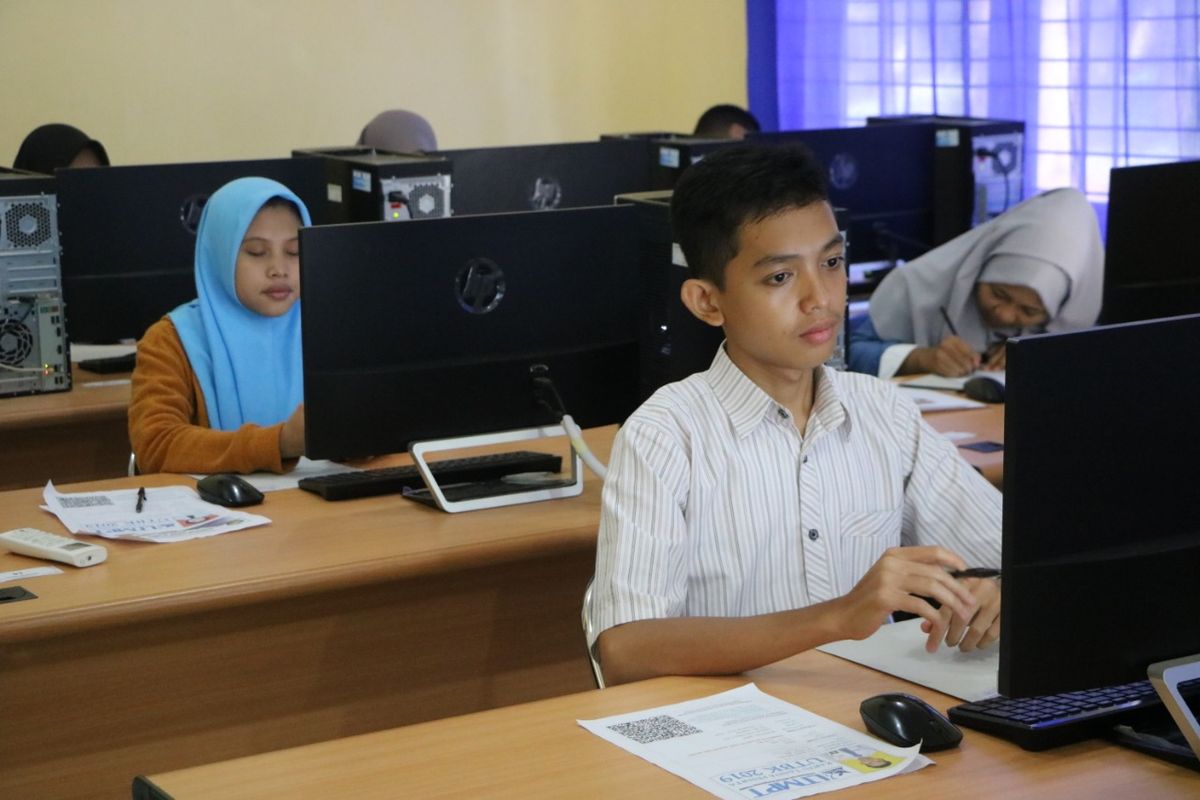 Peserta UTBK SBMPTN saat mengikuti ujian di kampus tegalboto Universitas Jember tahun 2019 lalu