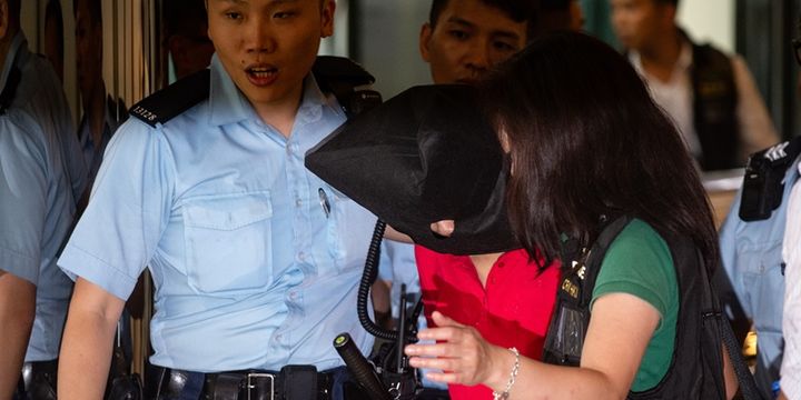 Kepolisian Hong Kong mengamankan seorang perempuan yang diyakini sebagai pelaku penembakan di sebuah taman, Selasa (26/6/2018).