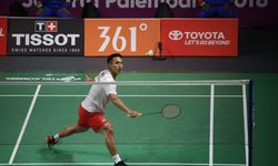 Menko PMK Beri Semangat Tim Bulu Tangkis Putra di Final