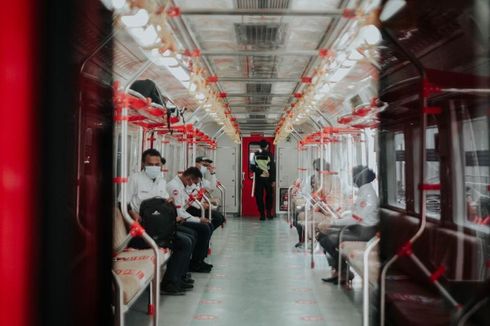 Unggahan Viral, Penumpang KRL Tandai Bangku untuk Teman, Ini Kata KCI