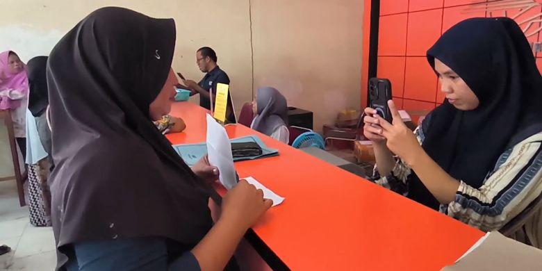 
Cek desil bansos dan daftar Bansos Kemensos.