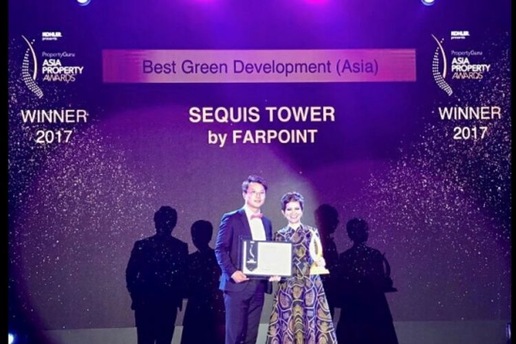 Sequis Tower meraih penghargaan The Best Green Development Asia pada ajang The PropertyGuru Asia Property Awards 2017.