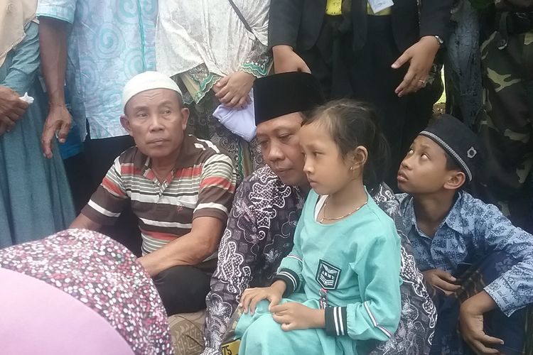 Rusmin dan Noor Azis, setelah keluar dari LP Kendal. KOMPAS.com/SLAMET PRIYATIN