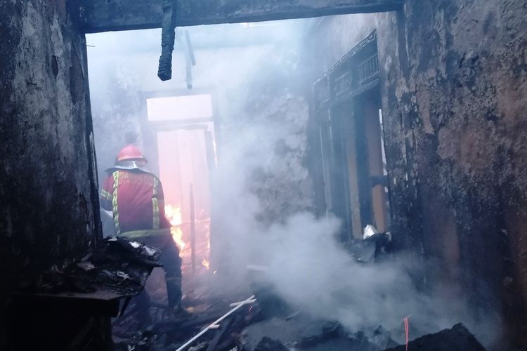 2 Rumah di Cianjur Diduga Sengaja Dibakar, Polisi Amankan Seorang Perempuan