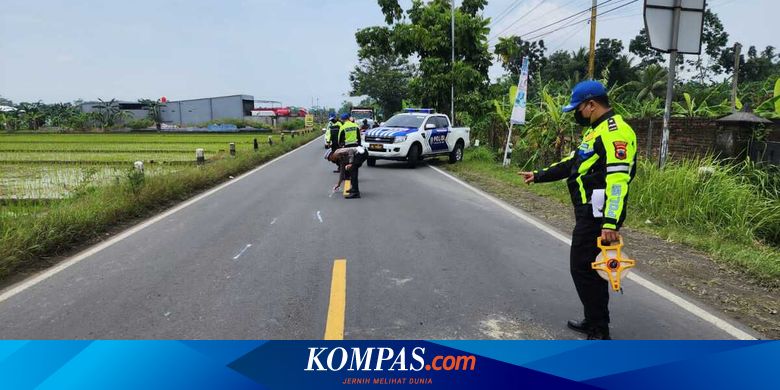 Pemotor Hajar Truk yang Berhenti di Pinggir Jalan