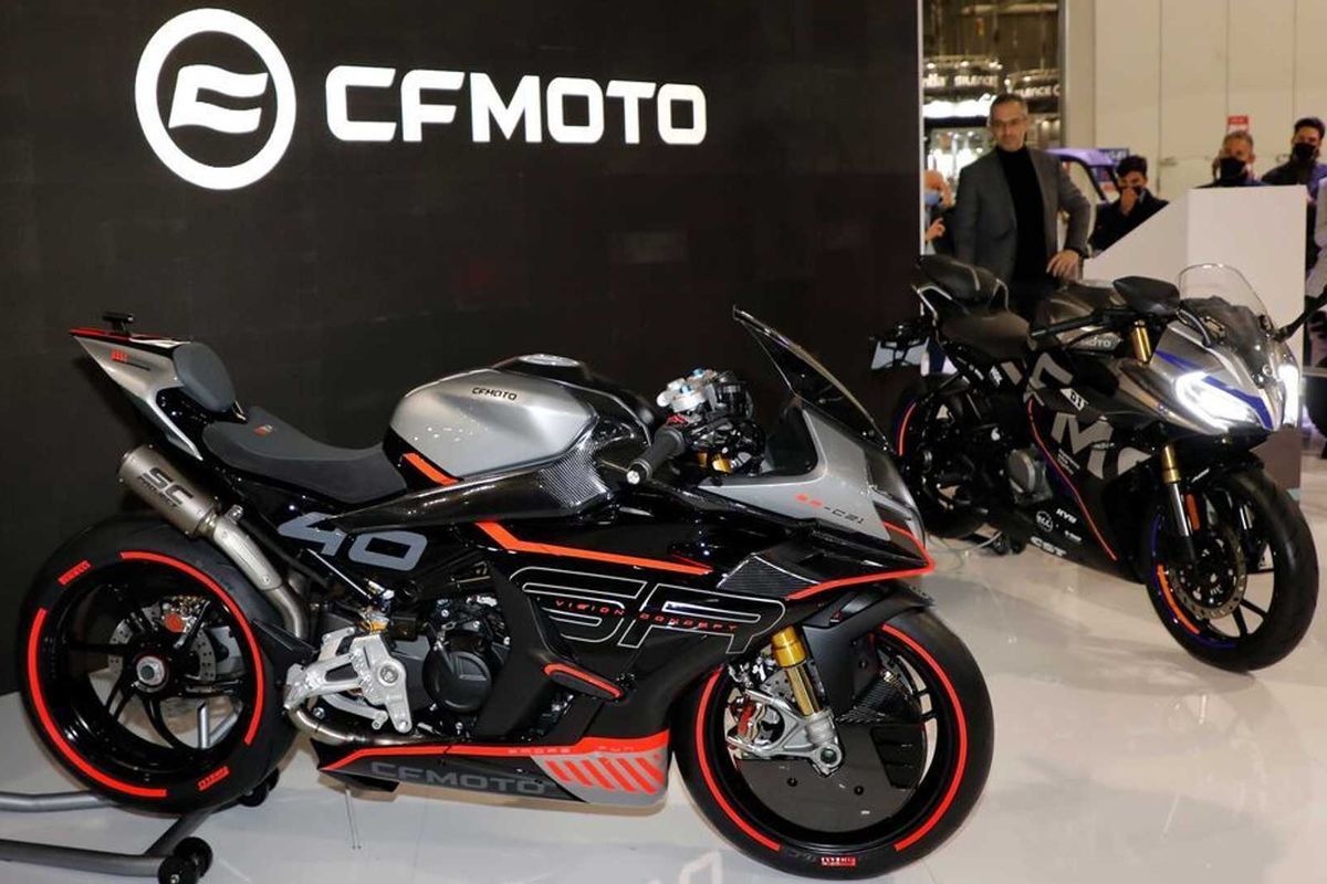 Motor konsep CFMoto SR-C21 EICMA 2021, Milan, Italia.