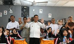 Gubernur Ansar Tinjau Program Makan Bergizi Gratis di Karimun, Sasar 60.000 Penerima Manfaat