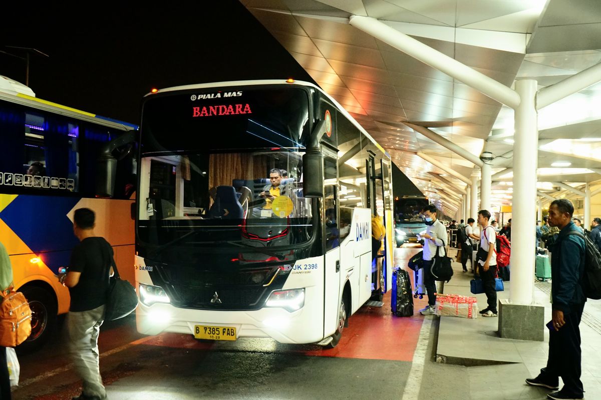 Bus DAMRI Bandara Soekarno-Hatta