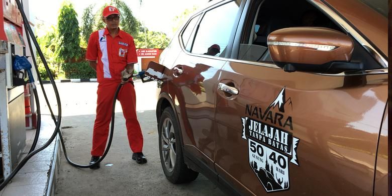 Meski melalui ribuan kilometer, pasokan Pertamina Dex tetap terjaga untuk Navara.