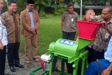 Ridwan Kamil Terima Mesin Penghancur Sampah dari BCA 