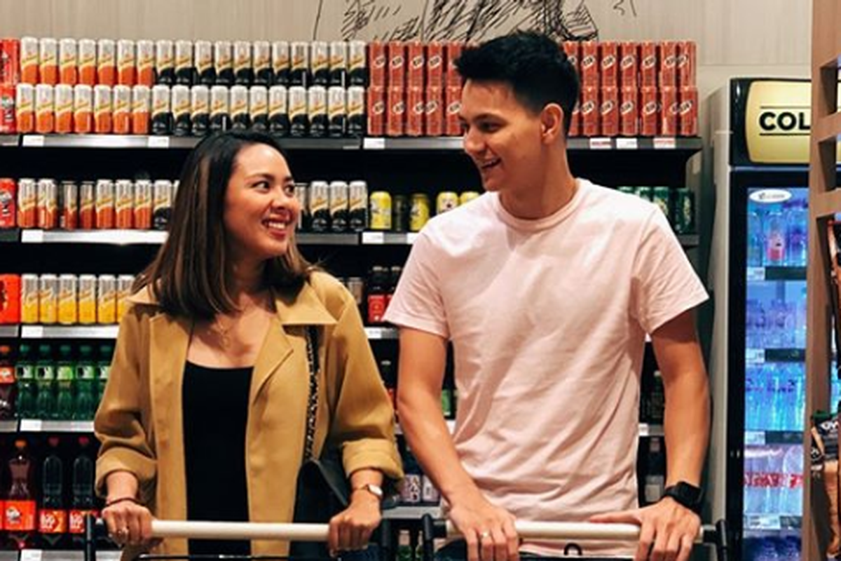 Artis peran Marcell Dawin dan istrinya, Nabila Faisal.