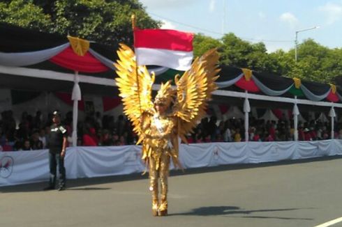 Putri Indonesia 2017 Tampil di Jember Fashion Carnaval