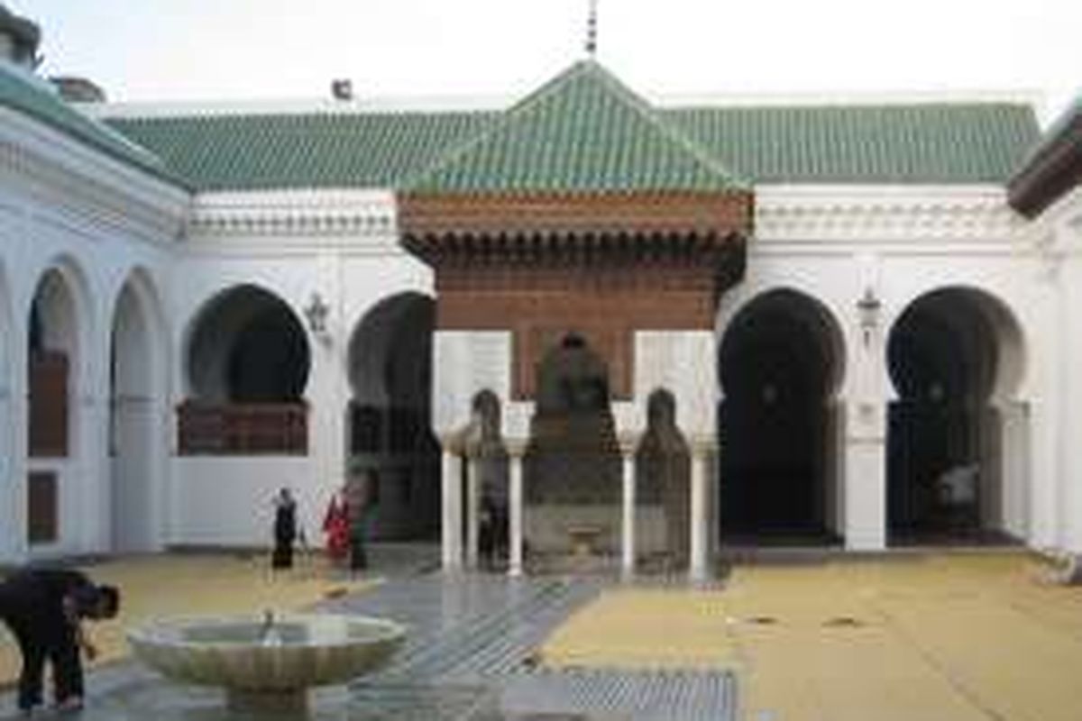 Bangunan Masjid sekaligus Universitas Al-Qarawiyyin