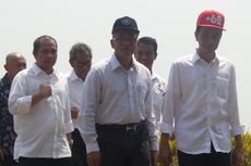 Ketika Jokowi Kenakan Topi 