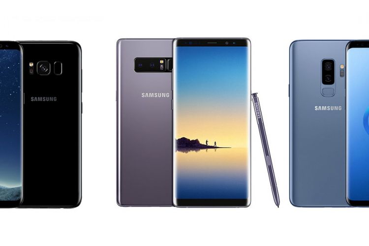 Dengan sudut-sudut yang lebih tegas, Galaxy Note 8 (tengah) yang disertai stylus S-Pen memiliki desain agak berbeda dibanding Galaxy S9 dan Galaxy S9 Plus. Seperti Galaxy Note 8, Galaxy S9 juga dibekali kamera ganda, satu dengan sudut pandang wide angle, satu lagi short telephoto. Hanya saja, penempatannya disusun secara vertikal bersama pemindai sidik jari, bukan horizontal seperti Galaxy Note 8.