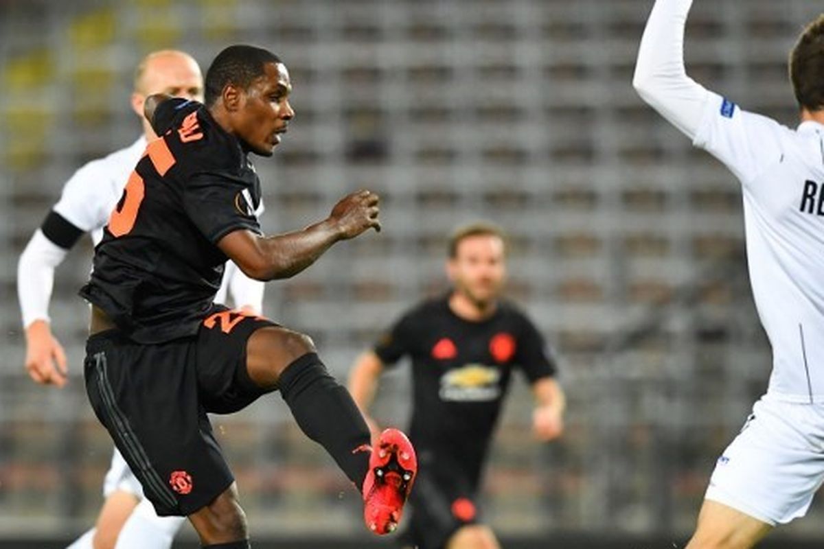 Odion Ighalo saat mencetak gol ke gawang LASK Linz pada leg pertama babak 16 besar Liga Europa, Jumat (13/3/2020) dini hari WIB.