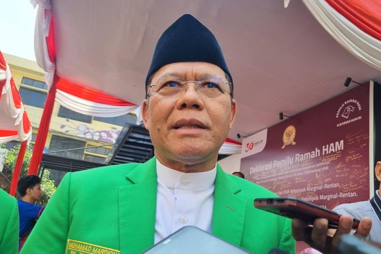 Pelaksana Tugas Ketua Umum atau Plt Ketum Partai Persatuan Pembangunan (PPP) Muhamad Mardiono di Komnas HAM, Jakarta, Minggu (11/6/2023).