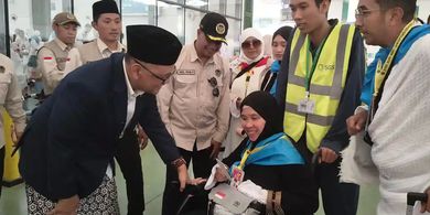 Menteri Haji Gus Irfan Sapa Jemaah Haji Indonesia di Jeddah, Ingatkan Jaga Kesehatan Jelang Wukuf