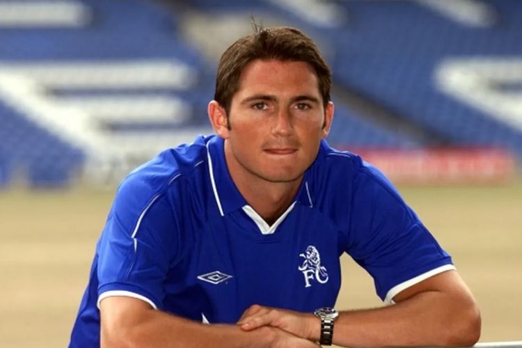 Frank Lampard saat diperkenalkan sebagai pemain Chelsea.