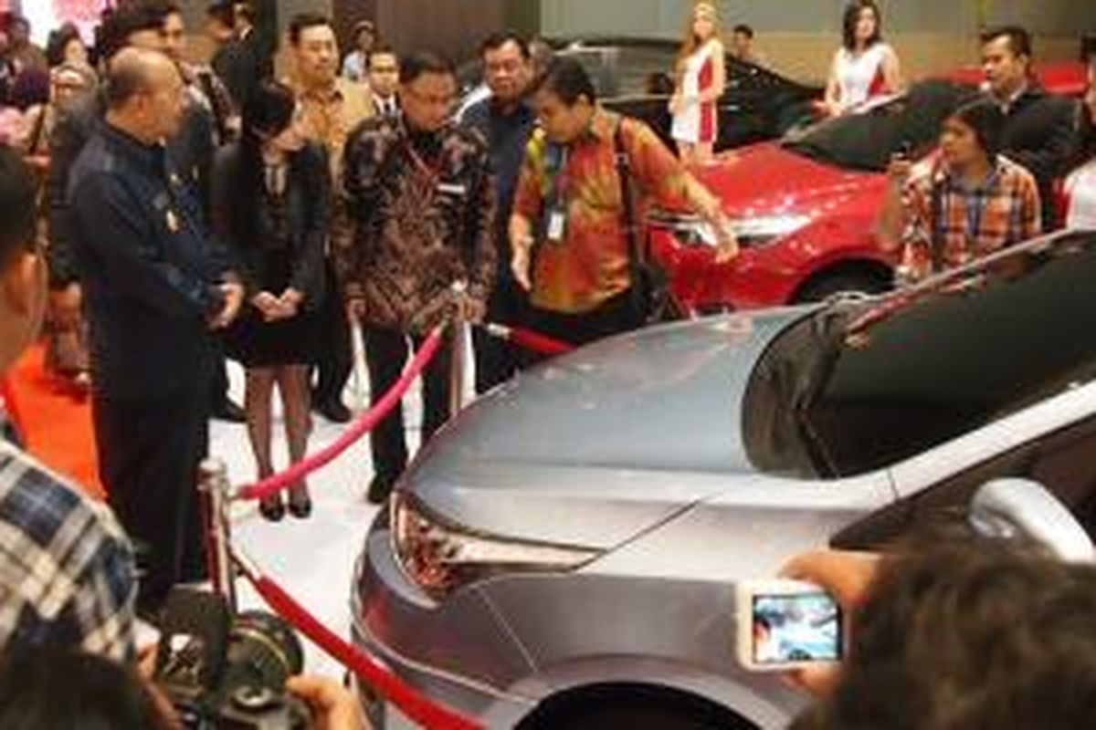 Walikota Medan diajak melihat Toyota All-New Yaris
