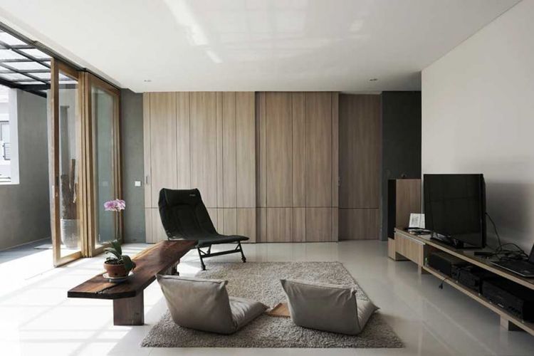 Dekorasi ruang keluarga The Mighty Mini - Conformable Minimax House di Bandung karya Eben.