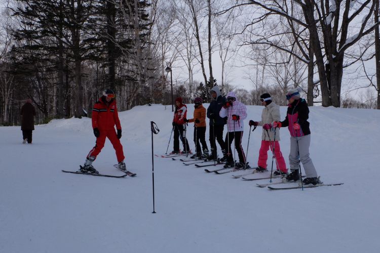 Kelas ski di Club Med Sahoro, Jepang