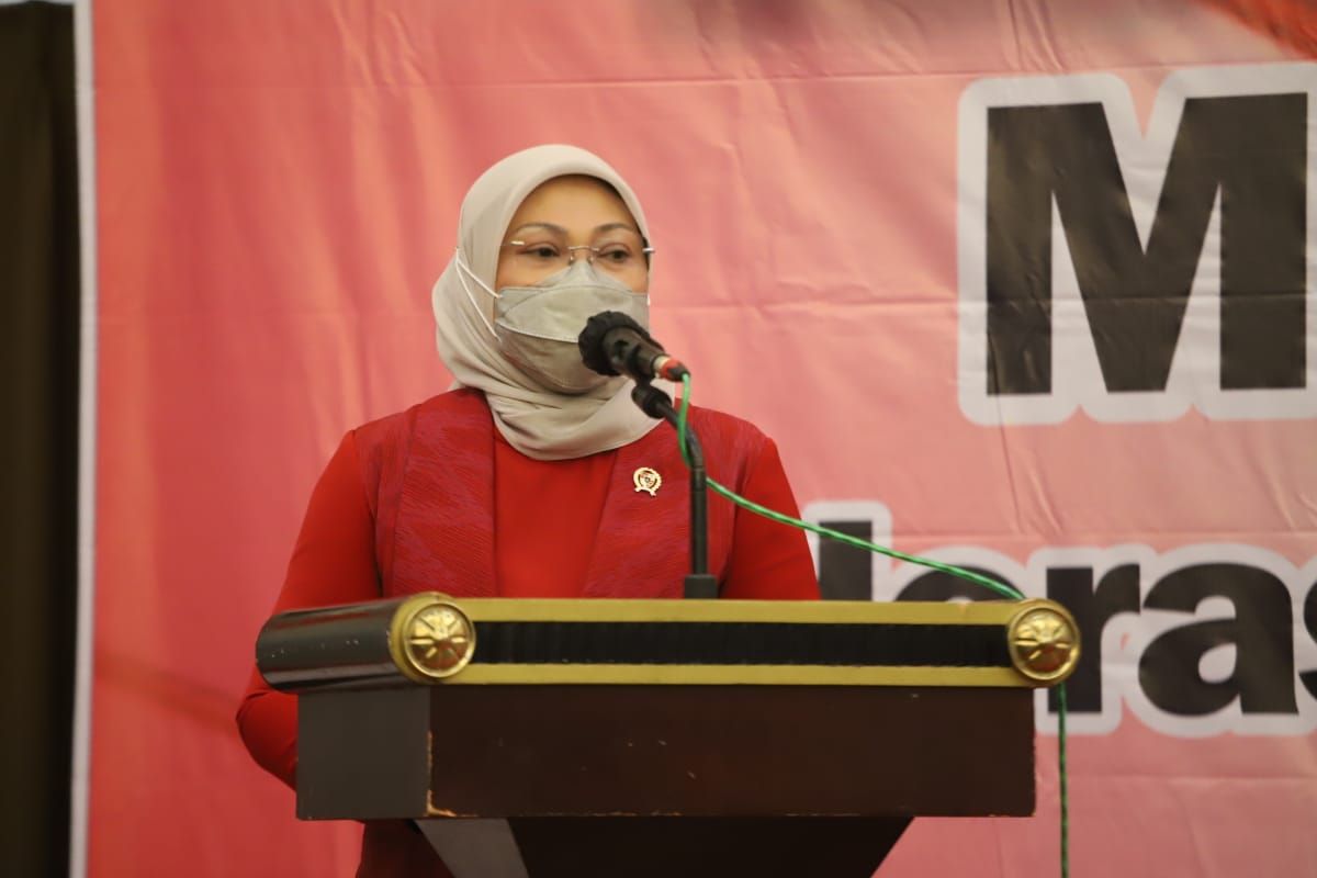 Menteri Ketenagakerjaan (Menaker) Ida Fauziyah menghadiri Musyawarah Nasional (Munas) II Federasi Kesatuan Serikat Pekerja Nasional (FKSPN) di Semarang, Jawa Tengah, Senin (5/4/2021).