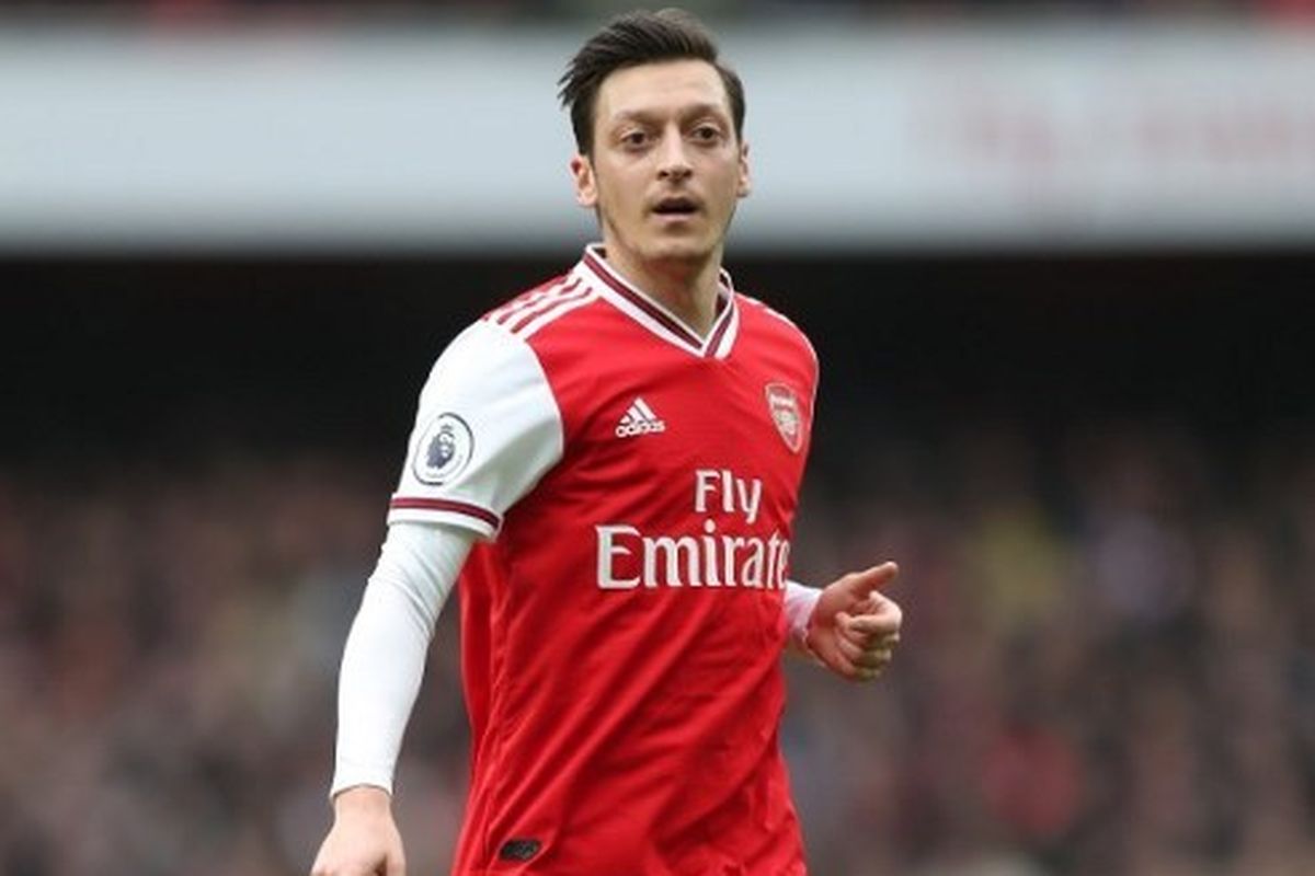 Gelandang Arsenal, Mesut Oezil