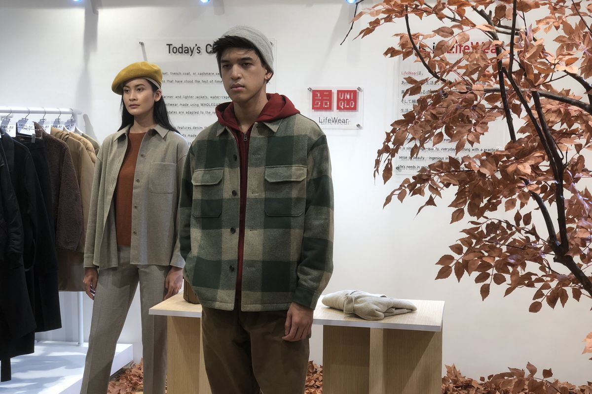 Peluncuran koleksi LifeWear Fall/Winter 2022 Uniqlo di Lippo Mall Kemang Village, Jakarta (4/8/2022).