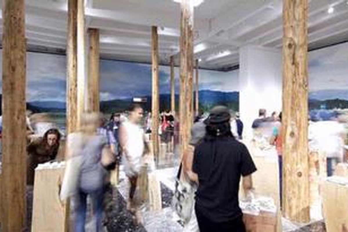 Bangunan ini memiliki sistem yang terbuat dari pilar-pilar kayu. Pilar-pilar tersebut sengaja diatur dalam posisi tertentu.