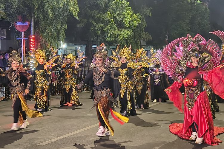 Meriahnya Karanganyar Eco Culture Night Carnival, Ribuan Orang Padati Jalan Lawu