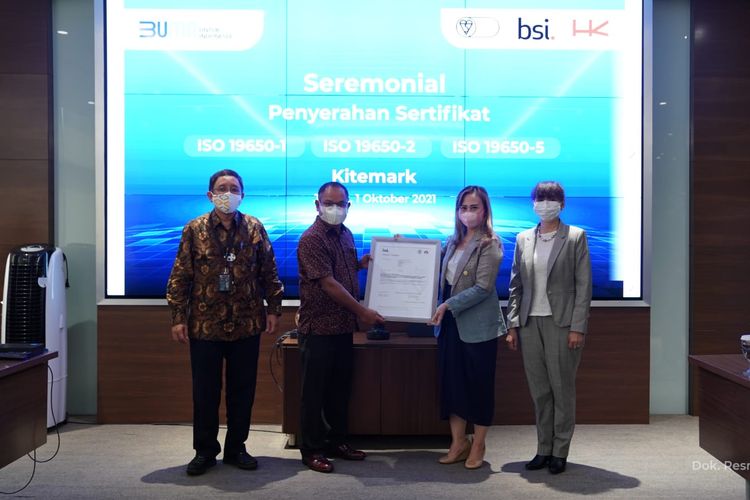 PT Hutama Karya (Persero) (Hutama Karya) berhasil meraih Sertifikasi ISO 19650-2018 Kitemark dari PT British Standards Institute (BSI Group Indonesia) dalam bidang penerapan Building Information Modelling (BIM).