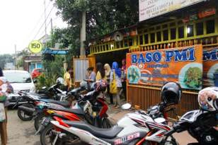 Lokasi Bakso PMI tepat di akhir Jalan Pandu Raya, yang merupakan salah satu jalur kuliner di Kota Bogor. Untuk menuju ke sini, hanya menempuh 20 menit dari gerbang tol baranang siang.