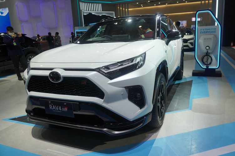 RAV4 GR Sport PHEV.