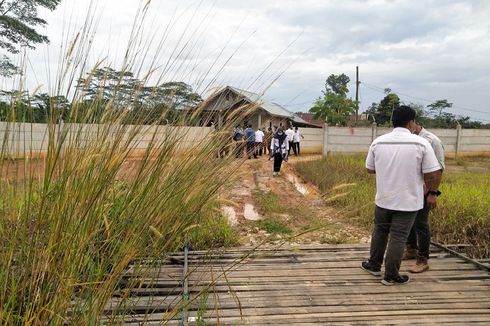 Pagar Pembatas Tol Balikpapan-Samarinda Dibongkar Warga untuk Akses Jalan ke Kebun