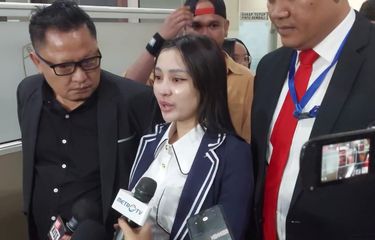 Penyanyi Cupi Warsita atau Cupi Cupita di Lobi Gedung Bareskrim, Mabes Polri pada Selasa (26/9/2023).